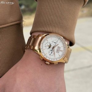 白 -金 钢带 +100 新品 Jaeger-Lecoultre重金打造积家大师系列4138420腕表。用心之作，细节方面： ：团队历时两年多精心设计，不惜财力