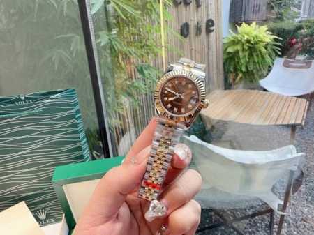 配图片全套包装40经典全套包装25 劳力士 日志系列经典女款31Mm，实芯5珠钢带-原装压扣日本石英机芯 小红书火爆 酒红色表盘采用A级珍珠贝壳材质彰璀璨夺目、 - 点击图像关闭