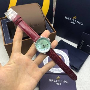 海淘正品 新款到货～真的是美极了！表盘12粒真钻配以精致的彩色珍珠贝母表盘！！百年灵航空计时自动腕表，女款精致典雅，将经典的历史魅力与精密的现代腕表设计精心结合