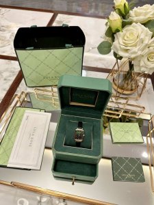 原单 同款包装 Lola Rose新款罗拉小皮表,淘X京X同源,渠道货 金秋福利小表盘百配穿搭,轻松驾驭,今年火爆时尚圈的绿色情怀,绿色代表年轻,独特的孔雀绿, 原单 同款包装 Lola Rose新款罗拉小皮表,淘X京X同源,渠道货 金秋福利小表盘百配穿搭,轻松驾驭,今年火爆时尚圈的绿色情怀,绿色代表年轻,独特的孔雀绿,