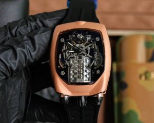 布加迪威龙联合Jacob&Co 捷克豹 推出 Tourbi Llon腕表 腕表尺寸54X44X20毫米与原装一致 整只表由578个零件组成，机械感爆炸 精彩细节
