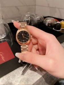 白壳 枚金 麦家mj 专柜款 Gucci 古驰gg2570系列ya14 4腕表 石英机，尺寸28Mm