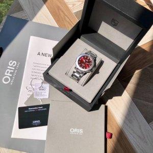 瑞士高级制表品牌～豪利时Oris 潜水系列机械表强势到货！这枚腕表拥有着Oris Aquis潜水腕表所有的设计美感和优良性能，单向旋转潜水表圈，防水深度达到30