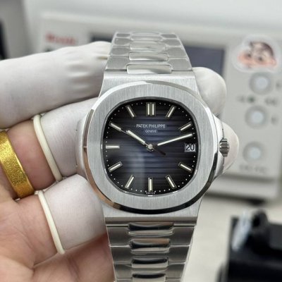 鹦鹉螺5711系列 40Mm 8.3厚度 搭载Cal.324一体机