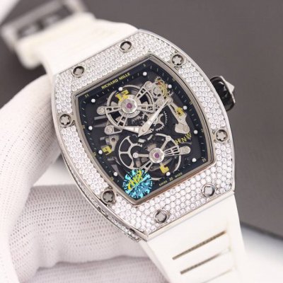 白钻1900 金钻 H8理查德米勒Rm17-01镶钻打造 品牌标志性的酒桶型表壳，镂空设计表盘，搭配着陀飞轮装置，机芯桥板打磨细腻，以现代线条设计、极具机械美感