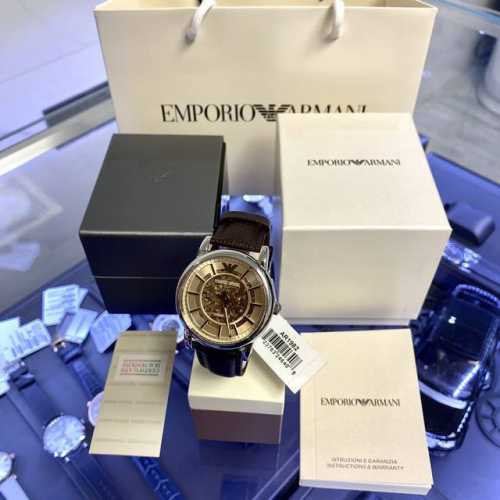 阿玛尼armani 型号：Ar1982 表壳：316L精钢 机芯：日本西铁城 表镜：强化矿物质玻璃 表带：进口牛皮 表扣：针扣 尺寸：43*11Mm 镂空动感表