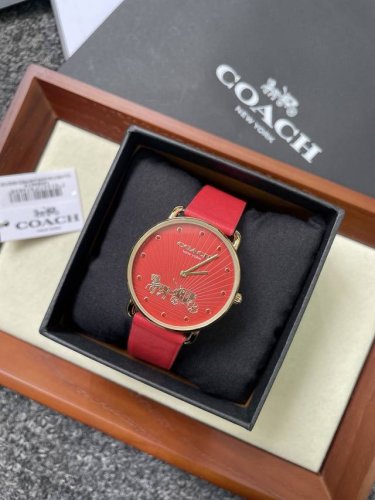 Coach马年生肖表 谁能拒绝Coach这波马年仪式感啊 蔻驰Elliot 系列马年限定腕表惊艳登场为欢庆2026马年新春 Coach特别推出限量版Elliot