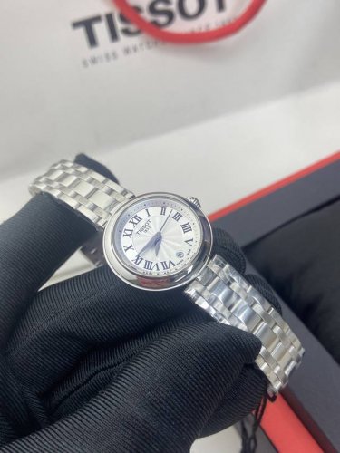 天梭 最新款 最新款 最新款 嘉丽系列 T126.010进口石英女表 ！！！三码合一可以扫码非市场便宜货 灵感于古罗马建筑，因其小巧迷人，也被爱称为“小美人”