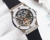白壳 ，金壳 品牌：恒宝-Hublot 类型：男士腕表 壳套：顶级版316精钢l 表带：天然橡胶防水胶带 进口小牛皮表带 机芯：全自动机械机芯 镜面：矿物质防刮