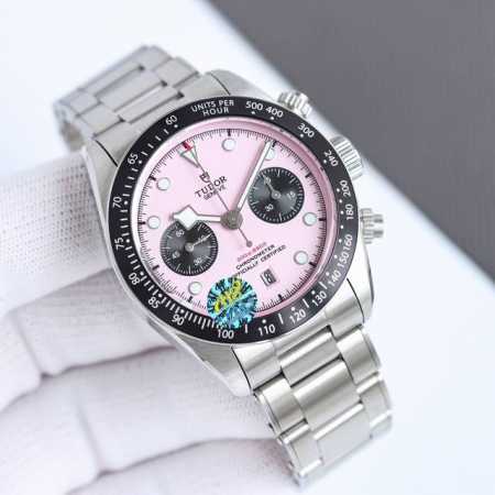 Tudor帝舵 碧湾计时型 Black Bay Chrono 精钢款腕表！ 细致刻画表盘完美对称，纹路清晰、提升质感与美感！采用磨砂及磨光316L精钢打造！直径 - 点击图像关闭