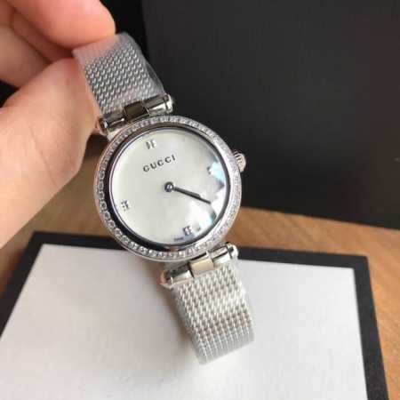 原盒:30 古驰 Original Gucci 巴塞尔钟表展新宠，全新设计，天然贝母面，网带精致，原装瑞士石英，大部件原厂出，中号～27Mm表径，保真。全新全套 - 点击图像关闭