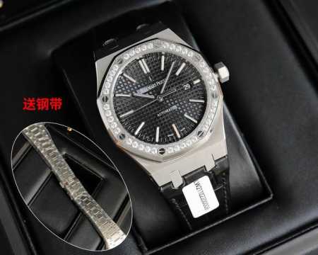 爱彼皇家橡树 型号15451.St.Zz.1256St.02 震撼上线：剔除机芯甲板多余部分，使之变得更加镂空 成就钢表巅峰 实力演绎 卫冕“钢”王！ 6大精妙 - 点击图像关闭