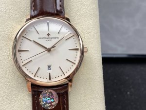 江诗丹顿 传承系列 85180腕表 表壳 唯一对版尺寸：40Mmx8.65Mm 重量 告别轻飘飘，唯一对版原装K金78克重量 机芯 唯一对版摆轮方向9015改江