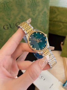 古驰gucci新品蜜蜂！原单品质 最超高性价！古驰新款g Timeless Slim系列新表，整体设计太好看了，所以必须马上来这里给大家种棵草！悦目怡情为主要风