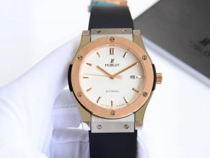 金黑+20宇舶 恒宝Hublot 经典融合系列 316精钢表壳 壳套采用Cnc工艺精细打磨加工 确保各方位细节 圈口彰显宇舶独特拉丝工艺效果，表带采用进口橡胶表