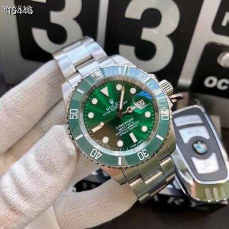 品牌：款示：精品男款腕表，精湛技艺 水鬼型系列 恒动日志瞬跳型 壳套精美 只做最好 小圈口更细致机芯：原装进口机械机芯表带：316精钢表带 玻璃：蓝宝石防刮镜面 - 点击图像关闭