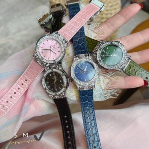 银壳 Hublot 恒宝 经典融合系列 女款高端腕表！最新推出宇舶女款33Mm腕表，在高端复刻品质一如继往, 整体结构与原装结构保持一致超前销量持续领先三针带历