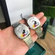 期待已久，不失众望！Gucci Grip米老鼠系列腕表亮相Gucci米蘭時裝周，小码35Mm、清澈眼神流露干淨純粹，腕間點睛彰顯文藝復古，輾轉於花園與秀場，你是