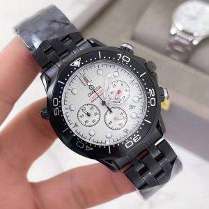 160品牌：欧米茄海马系列（最新款式）类型：精品男士腕表，表带：实心钢带&真牛皮表带，机芯：进口真六针跑秒石英机芯镜面：矿物质强化玻璃浮雕精华 浩瀚大气 匠心独