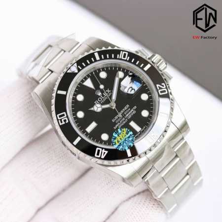 黑鬼 绿鬼 Ew厂v2版精品 Sub高端3135机芯 真机芯非加夹板机芯调时间方向也跟原装一样 更新了内容 1. 内圈刻字底纹的纹路也更加细一些 2. 表圈白金 - 点击图像关闭