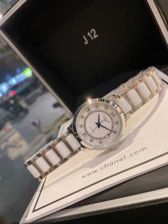 陶瓷白 金 钻30 浪琴-Longines. 最新气质女表 搭载原装进口石英机芯，珍珠贝表盘，水晶镶钻精致雅典，闪亮而不单调，316精钢表壳 ，蓝宝石玻璃尺寸3 - 点击图像关闭