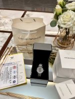 原单 图片同款包装包装 Armani满天星原单到货 Armani表壳：316L精钢表镜：强化矿物质玻璃表带：316L精钢表扣：双按扣 尺寸：33Mm缠绕于腕间的