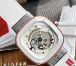 本来是抱着随便看看的心态入的这块Sevenfriday，结果拆开木盒那一刻直接愣住了 樱花木的表圈、陶瓷的质感，还有表盘里那些机械结构转起来的样子，也太绝了吧！