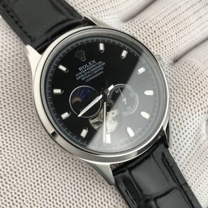 白皮 . 金皮20. 钢带20. 防水5度，可游泳 劳力仕，日月星辰系列，搭载原装进口82S7机芯 0返修0售后 ，9位个性24小时／真月相显示，镂空设计，机芯