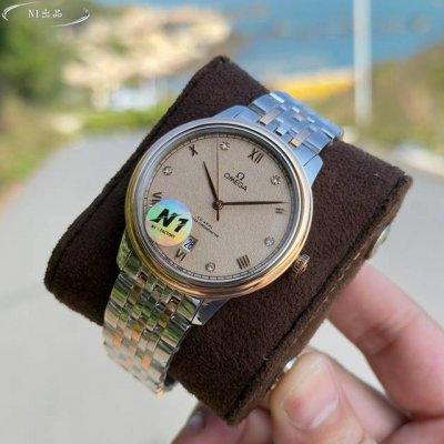 皮带:白 -金 钢带:白 -金 N1 Factory 欧米茄透底 新款碟飞典雅动能系列腕表 N1出品只为传承经典，蝶飞至臻品质 41毫米至臻天文台表这款腕表的表