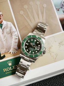 劳力士游艇潜航者型系列 型号 116610Lv-0002 绿盘自动机械 表径40Mm 钢材质 日期 显示功能 单表 未使用品