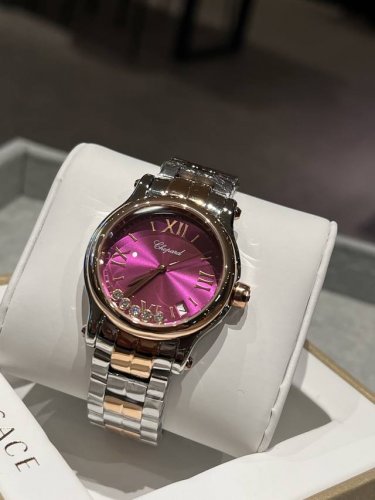 尺寸分别 30 33 36 萧邦Chopard 灵动快乐钻，会跳舞的腕表，闪耀你的每一天！彩色多巴胺表盘搭配白钢质感，可盐可甜，戴上它，快乐如钻石般闪耀！看腻了