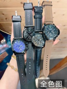 品牌沛纳海 尽显高端品质 6针显示 跑秒石英 专用超强夜光 30米防水 panerai沛纳海拥有逾150年的品牌历史 二十世纪起作为意大利海军精密仪器供应商 与
