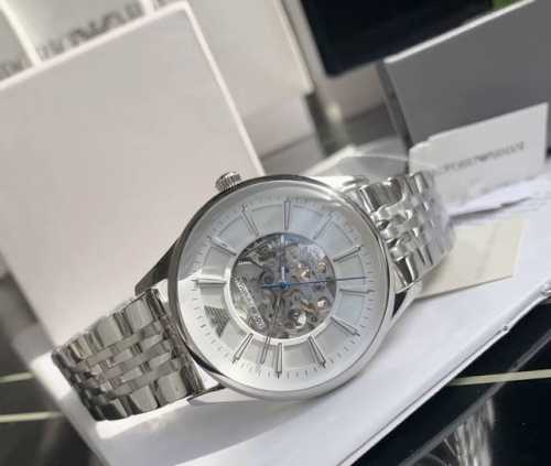 真的是最喜欢的腕表单品 镂空的表盘绝绝子 Armani 阿玛尼机械男士腕表 前后镂空设计 表盘尺寸是43Mm 当然 好看的背后肯定是有缺点 生活防水不防温水热水
