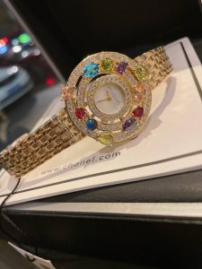 配盒 支持香港、美国直邮 Bvlgari宝格丽aiiegra腕表采用大胆、巧妙的方式将璀澯夺目的彩色宝石结合在一起，彰显了宝格丽作为“彩色宝石大师”的高超技艺。