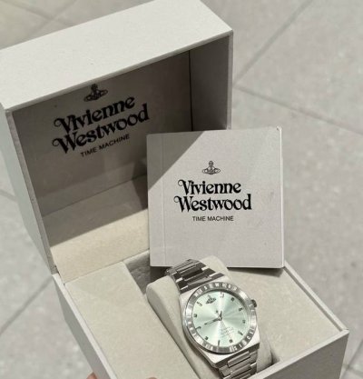 Vivienne Westwood 薇薇安 威斯特伍德 西太后 腕表 石英机芯 精钢表带 34Mm 绿色表盘 女表 可购礼盒 50米防水