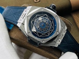 V2升级版 恒.宝Hb宇.舶表Big Bang Sang Bleu系列415.Nx.1112.Vr.Mxm16刺青腕表个性登场！和谐的图案与均衡的比例融合共生，
