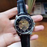 真皮表带十双按蝴蝶扣 白： ，间金、全黑同价： ，新款暴出 ，劳力士一Rolex 休闲商务男款火爆上市超强矿物质镜面，全自动机械机芯，走时精准，真空电镀 ，直径