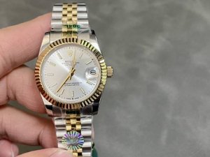 Sk Factory 女款 劳力士rolex 单历 日志型31Mm 直径 31Mm 机芯 搭载全自动机械机芯 圈口 劳力士ringcommand三角坑纹 光圈 Sk Factory 女款 劳力士rolex 单历 日志型31Mm 直径 31Mm 机芯 搭载全自动机械机芯 圈口 劳力士ringcommand三角坑纹 光圈