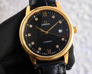 金 钻+50。欧米茄-Omega 热门主推 精品男士腕表，经典大三针！ 机芯：采用进口8215机芯，超强防水。尺寸40Mm 材质：材质316精钢表壳 镜面：蓝宝