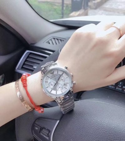 青春没有售价！过来看看趴啊哈哈哈哈 阿玛尼手表Armani 型号：Ar2458白面