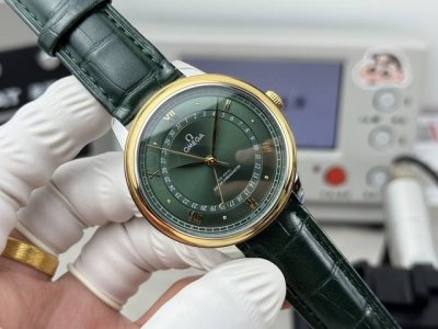 白 金 欧米茄.碟飞系列434.23.42.22.02 1、高雅的设计风格，深受表友们喜爱。42毫米的表径，大小适中，表壳采用精钢材质，经过精细的打磨和抛光处理