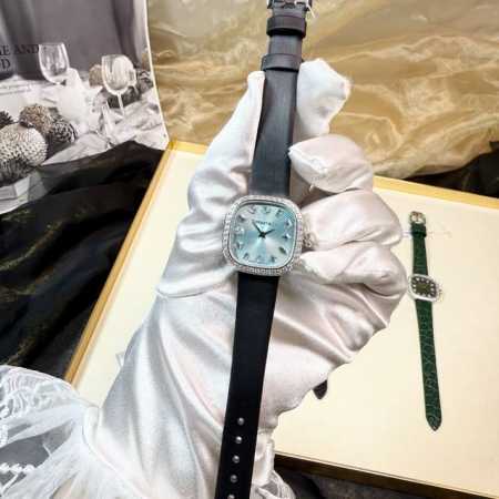 无法抗拒的Tiffany蒂芙尼 心動一次過擁有 12顆不同形狀的鑽石 一次過擁有 ~~现在下单即送一副表带，数量有限，先下单先得！ 它不仅是一款计时工具，更是时 - 点击图像关闭