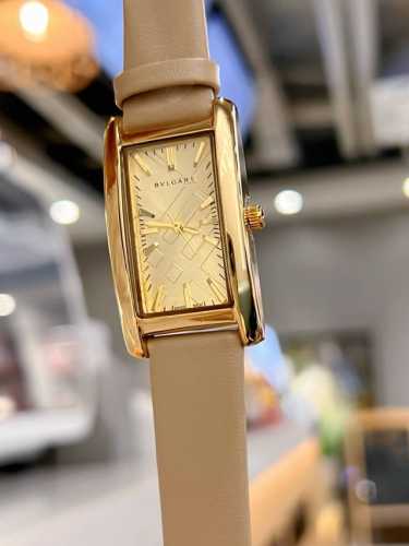 宝格丽 Bvlgari独家实拍 新款来袭，独特风格，英伦风范，进口石英机芯，规格：24*42Mm，时尚百搭，上手美美哒～～