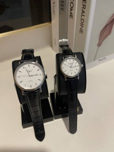白壳 玫 钢带加20 实物拍摄 品牌： 浪琴-Longines 类型：情侣对表 表壳：316精钢 做工优质 表带：进口小牛皮 316精钢 两种可选 机芯：进口石