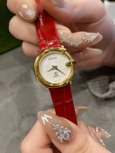 细节图 批白 金 麦家mj 火爆款 原单品质 Gucci 古奇 来袭此品牌是简约主义的典范，最大特色就是表盘设计，打破千篇一律，简单而富有变化和品味，突出个性是