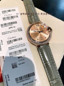 光圈 钻圈 卡地亚 33Mm 瑞机 鱼眼玻璃 匠心之作卡地亚蓝气球，精致33Mm石英腕表，传统三针设计 星空运转 时间流淌 特殊工艺镶钻，个性 完美 搭配鱼眼玻