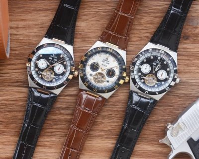 白 金 男人挚爱 多功能腕表 最新 ：欧米加最佳设计独家首发 类型 ：精品男士腕表 表带 ：真牛皮表带 机芯 ：全自动机械机芯 镜面 ：矿物质强化玻璃 更高清