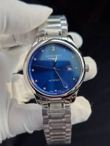 340三码合一细节控品——完美爆款来袭名匠系列机械腕表 【尺寸】40Mm 【机芯】 全新日本原装西铁城8215机芯 修正官方最新原装L888自动陀片，走时精准，