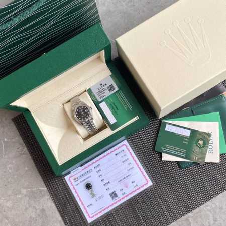 三码合一扫描二维码即可入网查阅配置信息 劳力士rolex女款蚝式日志型腕表！年度最火的粉色字面表盘，镶嵌10颗vs级别天然真钻时标！每一块表都中国gtc权威机构 - 点击图像关闭