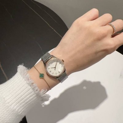 omega Omega 欧米茄蓝宝镜面，不怕花，好卖又好看尺寸：30Mm ，厚度：8Mm精致打磨，做工精细这种顶级享受，只能给您拥有